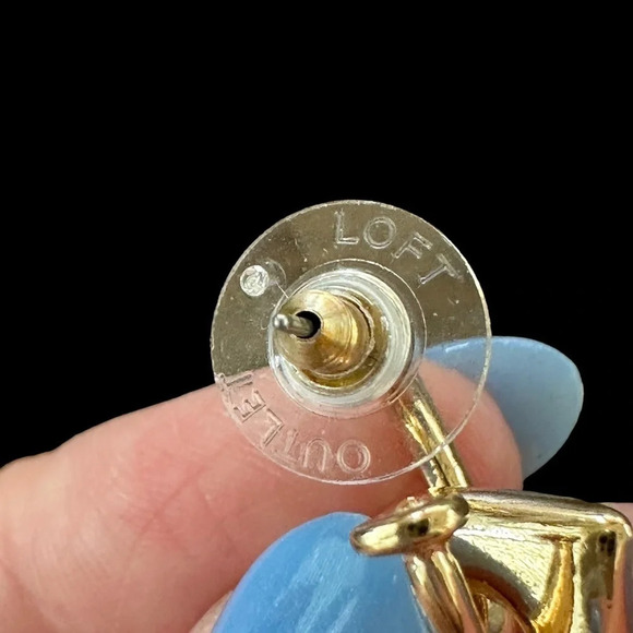 Loft Outlet Gold Tone Puffed Heart Hoop Post Earrings Simple Love Wedding Bridal - Picture 2 of 4